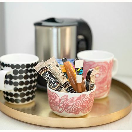 Crystal Arctic Suites Rovaniemi Esterno foto Coffee and tea at a hotel